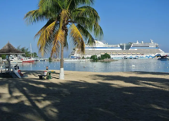 6 * Ocho Rios